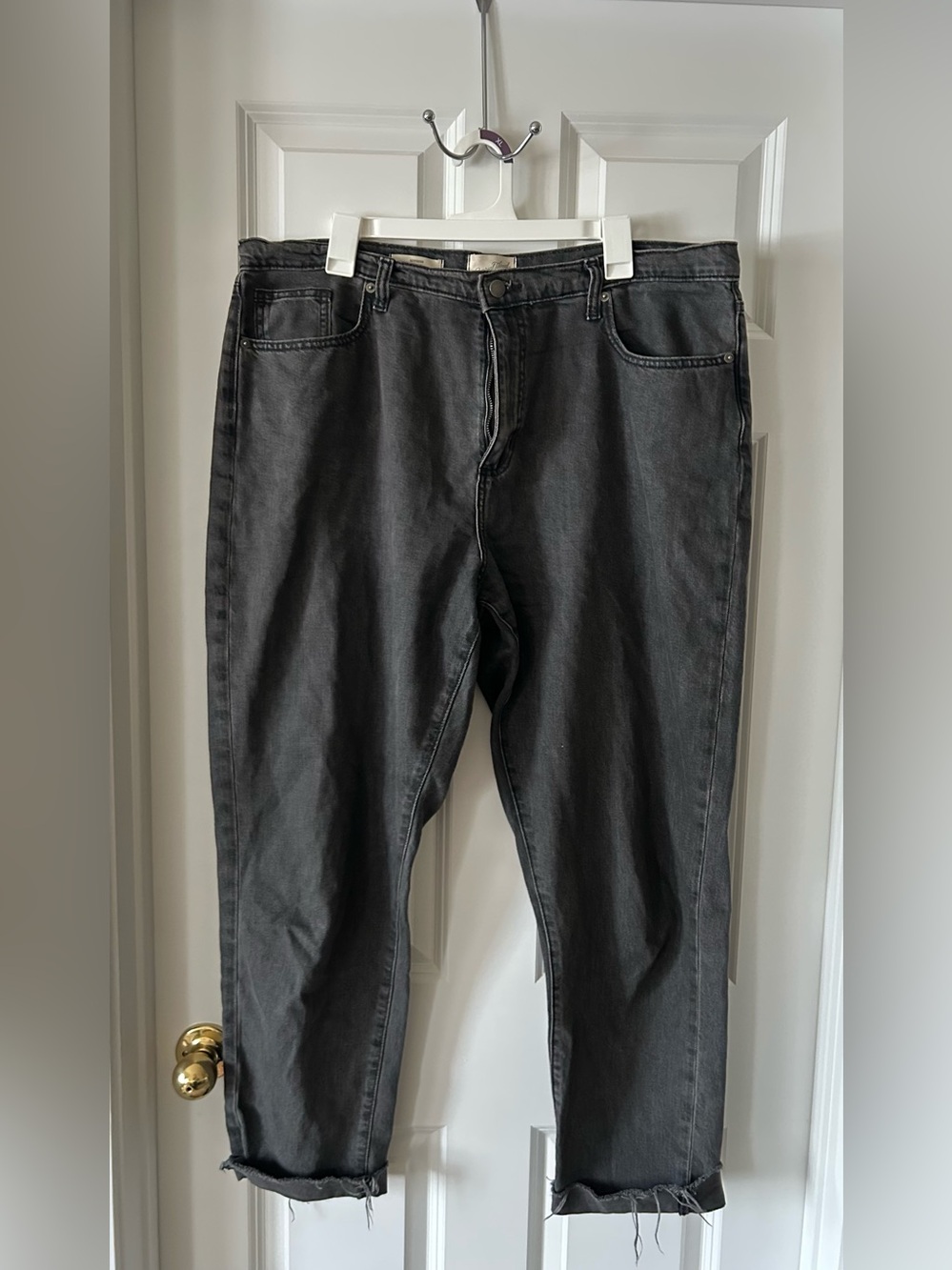 Universal Thread Women's Boyfriend Jeans - Washed Black